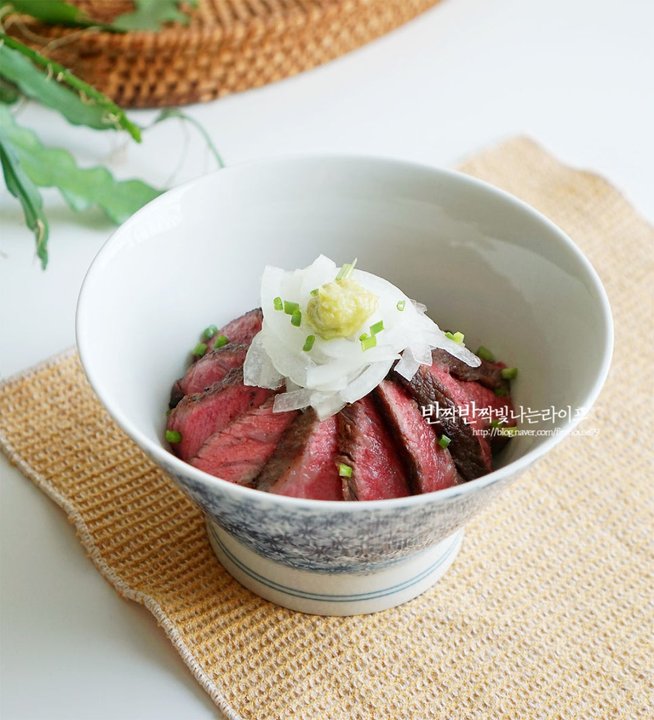 맛집 부럽지 않은 근사한 스테이크덮밥 레시피 2인분 35분 완성 평점 5.0점(91) 레시피 이미지 - 1