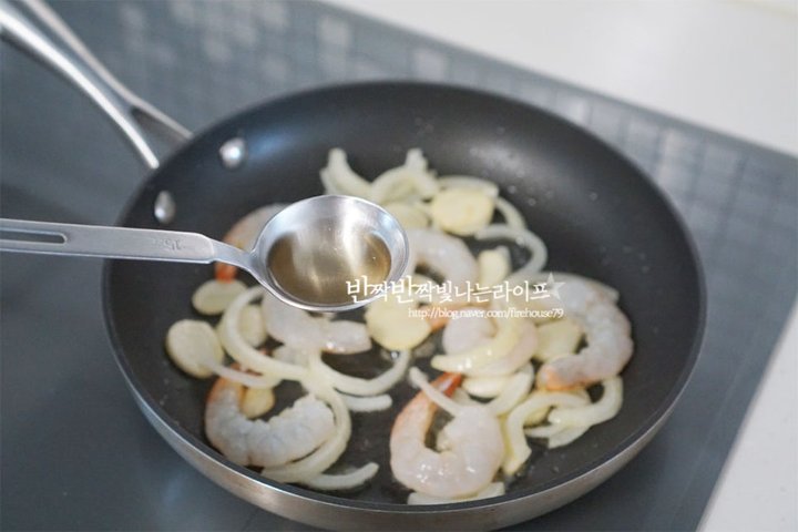 레스토랑 못지않는 토마토파스타 레시피 1인분 30분 완성 평점 4.9점(42) 레시피 이미지 - 7