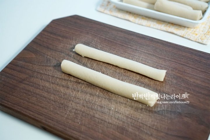 쫀득하고 바삭한 식감의 가래떡 츄러스 레시피 3인분 20분 완성 평점 4.8점(60) 레시피 이미지 - 2