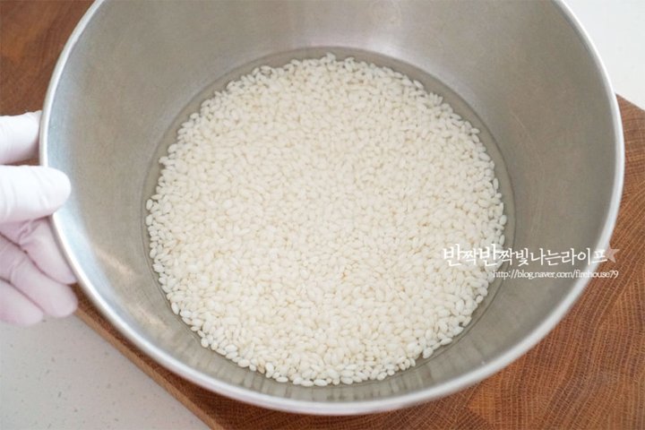 진하고 부드러운 닭죽 레시피 1인분 1시간 35분 완성 평점 4.9점(33) 레시피 이미지 - 2
