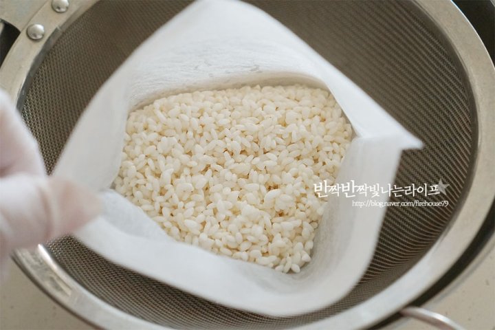 진하고 부드러운 닭죽 레시피 1인분 1시간 35분 완성 평점 4.9점(33) 레시피 이미지 - 4