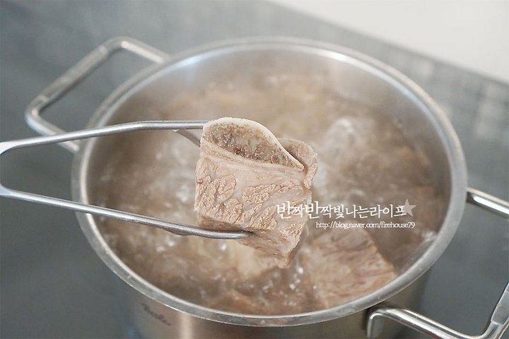 깊고 진한 백종원 한우 소갈비탕 레시피 3인분 1시간 50분 완성 평점 4.9점(15) 레시피 이미지 - 2