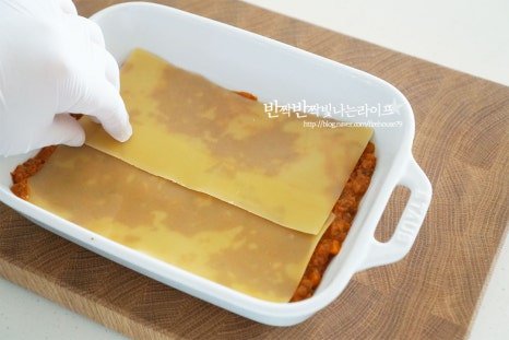 녹진한 풍미의 라자냐 레시피 4인분 1시간 30분 완성 평점 4.9점(76) 레시피 이미지 - 14