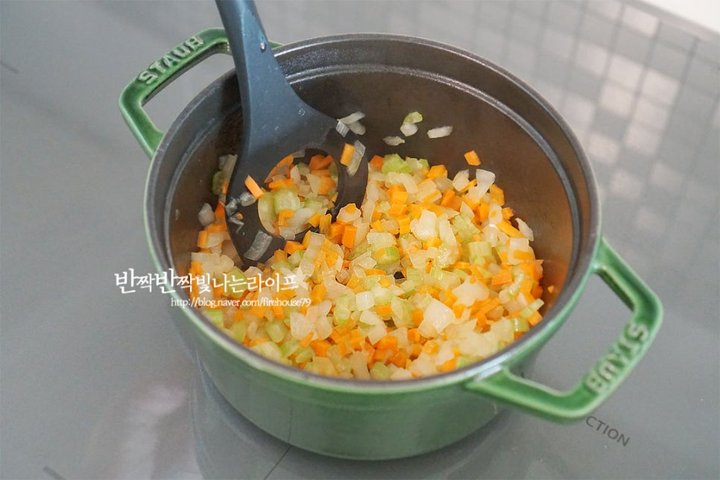 녹진한 풍미의 라자냐 레시피 4인분 1시간 30분 완성 평점 4.9점(76) 레시피 이미지 - 4