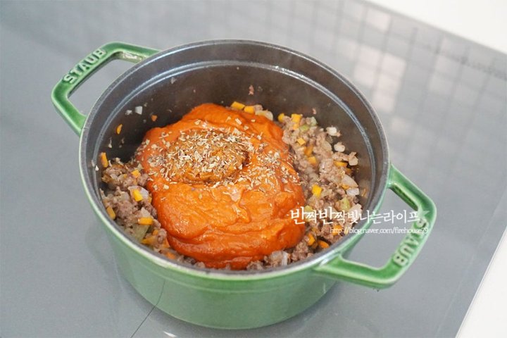 녹진한 풍미의 라자냐 레시피 4인분 1시간 30분 완성 평점 4.9점(76) 레시피 이미지 - 7