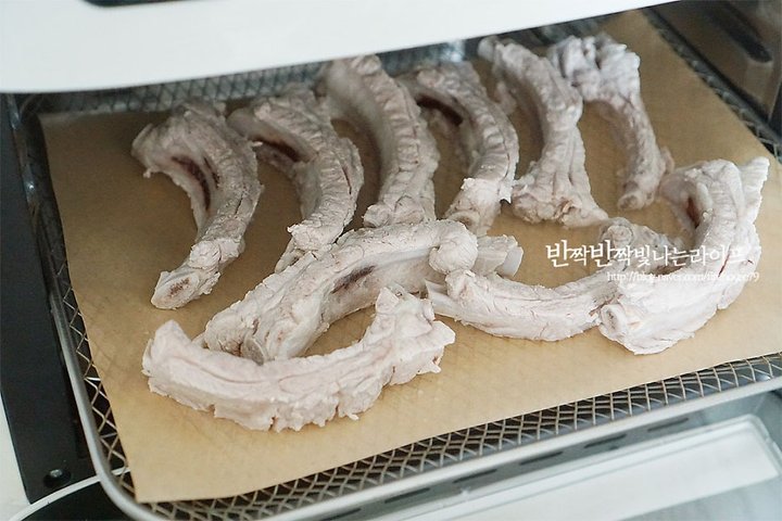 진한 육향과 육즙의 등갈비구이 레시피 3인분 1시간 5분 완성 평점 5.0점(46) 레시피 이미지 - 7