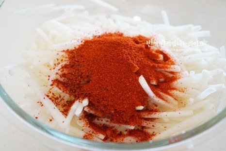 류수영 무생채 레시피 4인분 50분 완성 평점 4.9점(82) 레시피 이미지 - 5