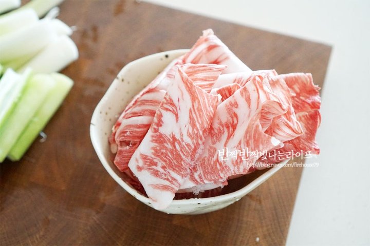 류수영의 어른 아이 모두 좋아하는 짜장떡볶이 레시피 2인분 30분 완성 평점 4.9점(36) 레시피 이미지 - 4