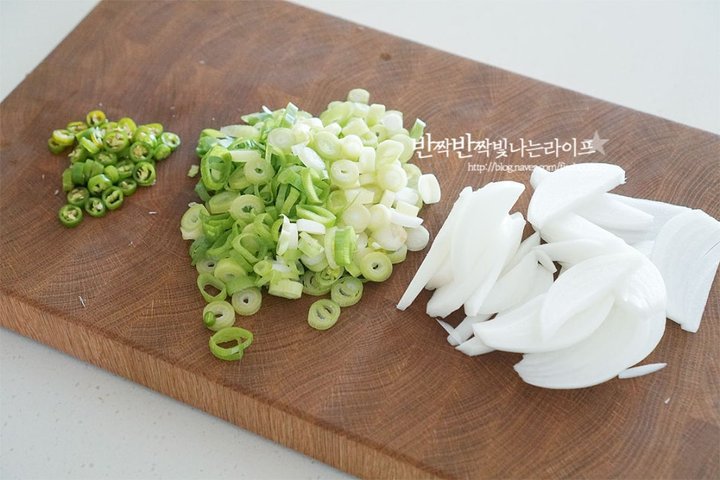 류수영의 매콤한 매운돼지갈비찜 레시피 4인분 1시간 20분 완성 평점 5.0점(42) 레시피 이미지 - 2