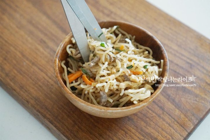 고소한 맛과 쫄깃한 식감의 계란만두 레시피 1인분 15분 완성 평점 5.0점(98) 레시피 이미지 - 2