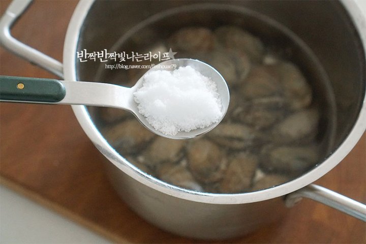 시원 짭조름한 감칠맛이 나는 바지락 술찜 레시피 2인분 2시간 30분 완성 평점 4.8점(67) 레시피 이미지 - 2