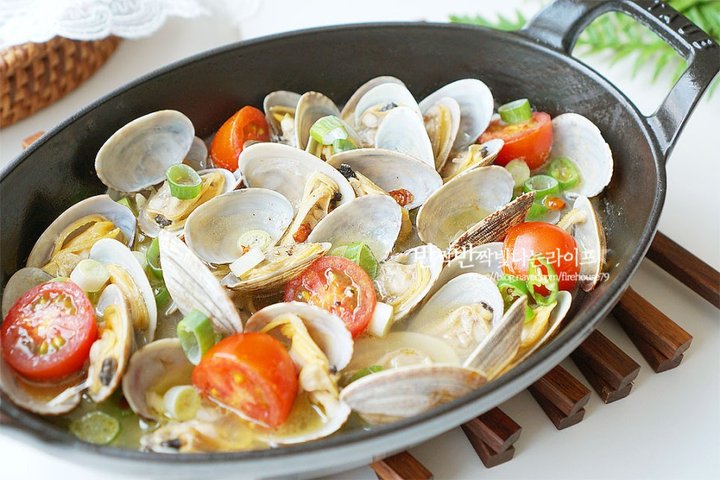 시원 짭조름한 감칠맛이 나는 바지락 술찜 레시피 2인분 2시간 30분 완성 평점 4.8점(67) 레시피 이미지 - 8