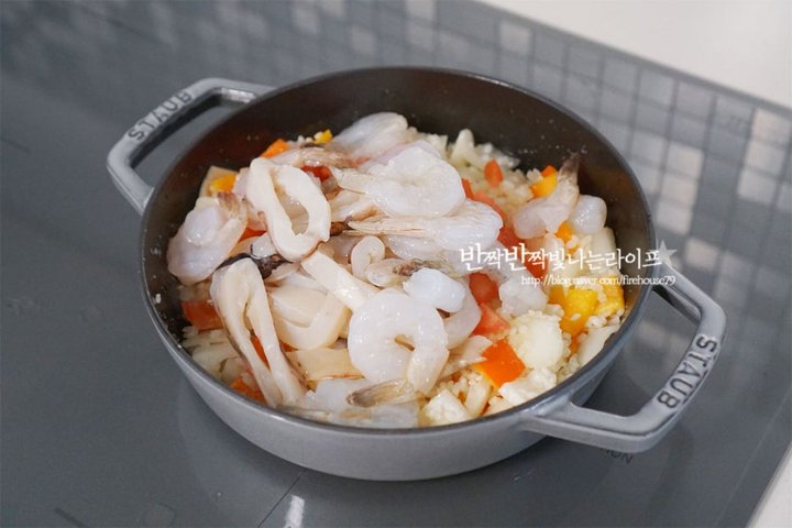 감칠맛과 풍미가 있는 빠에야 레시피 3인분 1시간 완성 평점 4.9점(80) 레시피 이미지 - 9