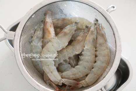 탱탱하고 짭쪼름한 새우장 레시피 5인분 45분 완성 평점 4.7점(61) 레시피 이미지 - 8