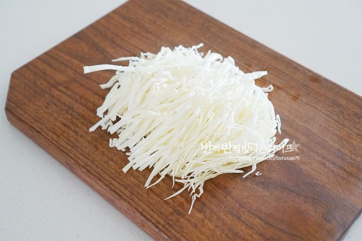 노릇하고 감칠맛 있는 오코노미야끼 레시피 2인분 30분 완성 평점 4.8점(16) 레시피 이미지 - 2