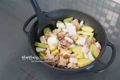 구수하고 담백고소한 대패된장찌개 레시피 3인분 40분 완성 평점 4.7점(16) 레시피 이미지 - 5