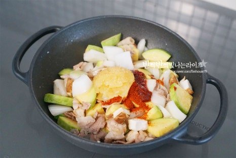 구수하고 담백고소한 대패된장찌개 레시피 3인분 40분 완성 평점 4.7점(16) 레시피 이미지 - 6