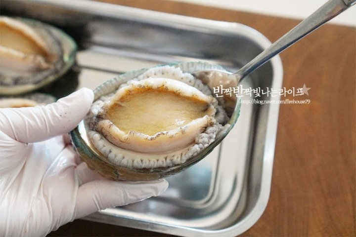 고소하고 진한 전복죽 레시피 2인분 1시간 10분 완성 평점 4.7점(35) 레시피 이미지 - 4