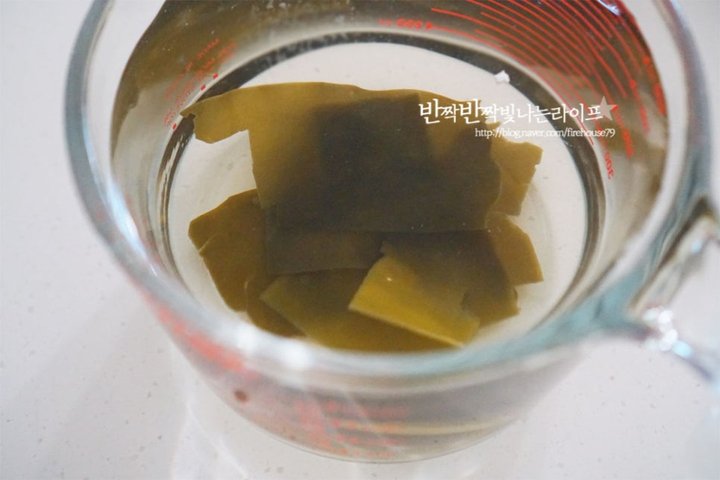 고소하고 진한 전복죽 레시피 2인분 1시간 10분 완성 평점 4.7점(35) 레시피 이미지 - 8