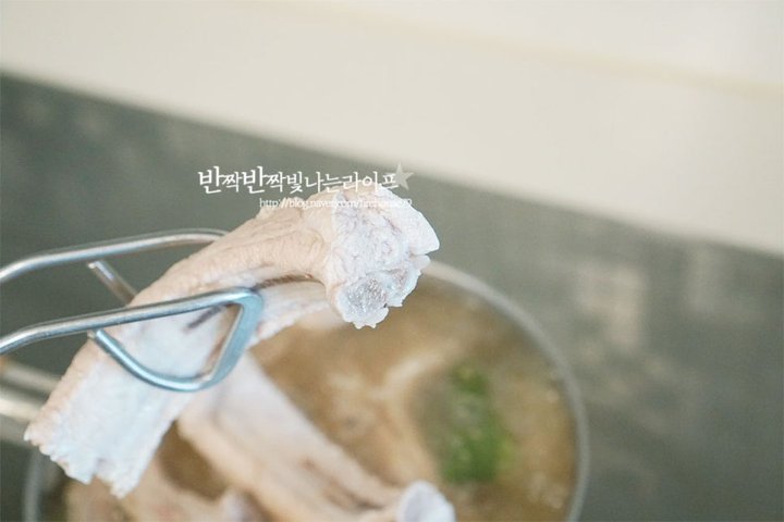 짭조름하고 달콤한 간장등갈비찜 레시피 4인분 1시간 40분 완성 평점 4.9점(47) 레시피 이미지 - 4