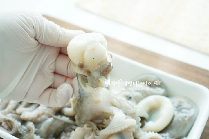 감칠맛 있는 뜨끈한 쭈꾸미샤브샤브 레시피 3인분 55분 완성 평점 4.8점(19) 레시피 이미지 - 8