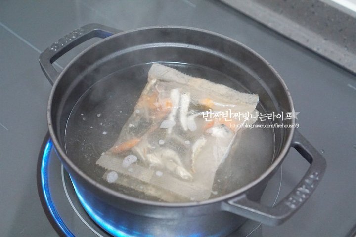 바다향을 살린 꽃게탕 레시피 3인분 50분 완성 평점 4.8점(93) 레시피 이미지 - 11