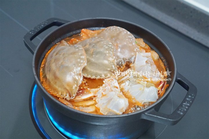 바다향을 살린 꽃게탕 레시피 3인분 50분 완성 평점 4.8점(93) 레시피 이미지 - 15