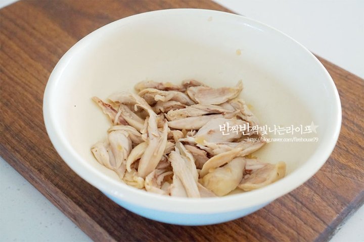 진하고 담백한 양념장 닭칼국수 레시피 2인분 1시간 15분 완성 평점 4.7점(43) 레시피 이미지 - 7