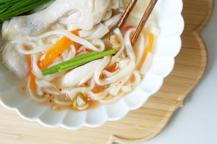 진하고 담백한 양념장 닭칼국수 레시피 2인분 1시간 15분 완성 평점 4.7점(43) 레시피 이미지 - 10