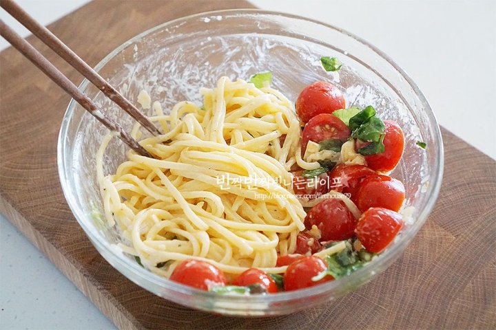 성시경의 부드러운 브리치즈파스타 레시피 2인분 25분 완성 평점 4.7점(95) 레시피 이미지 - 9