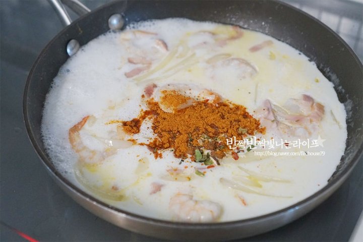 고소하고 매콤한 신라면 투움바 파스타 레시피 1인분 20분 완성 평점 4.8점(88) 레시피 이미지 - 8