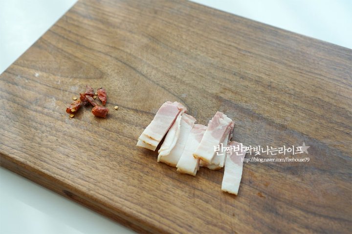 간단한 브런치 메뉴인 토마토스파게티 레시피 1인분 35분 완성 평점 4.8점(36) 레시피 이미지 - 3