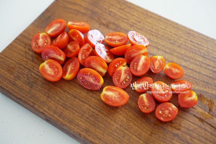 간단한 홈메이드 썬드라이토마토 레시피 2인분 1시간 20분 완성 평점 4.9점(98) 레시피 이미지 - 4