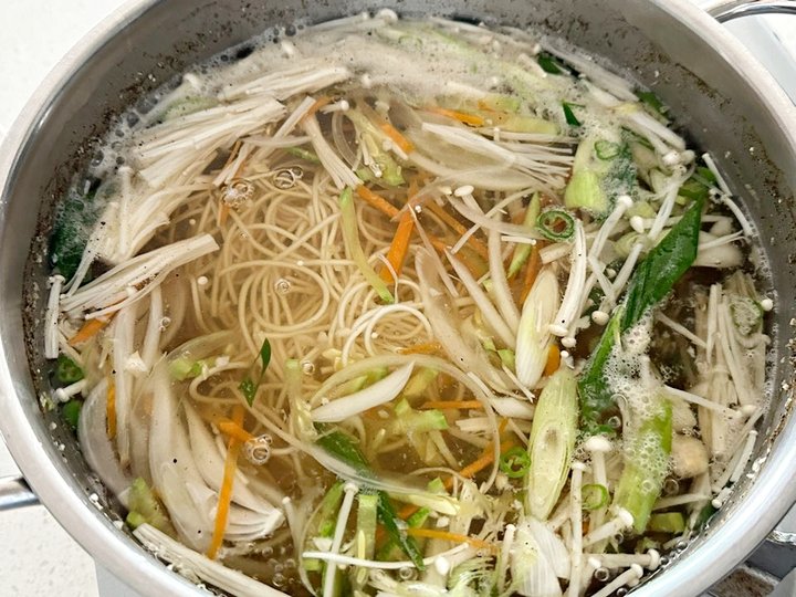 깊고 깔끔한 잔치국수 간단 레시피 2인분 15분 완성 평점 5.0점(59) 레시피 이미지 - 10
