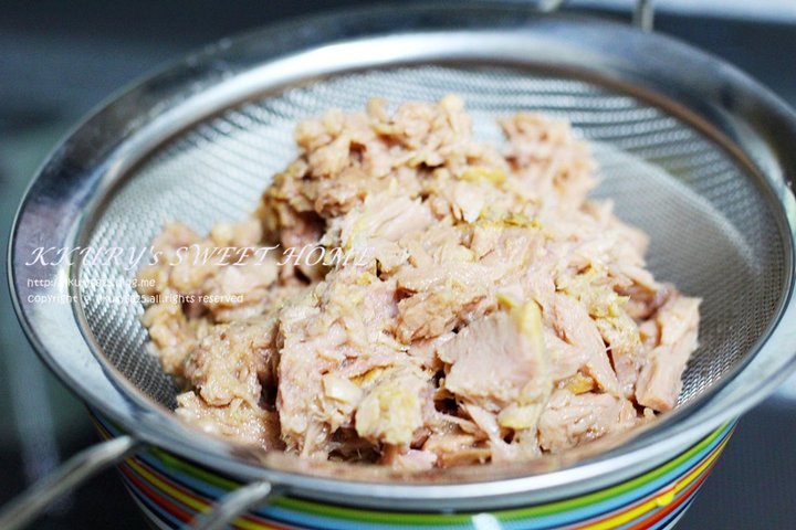 매콤한 참치김치찌개 김치찌개 간단 레시피 4인분 30분 완성 평점 4.7점(26) 레시피 이미지 - 3