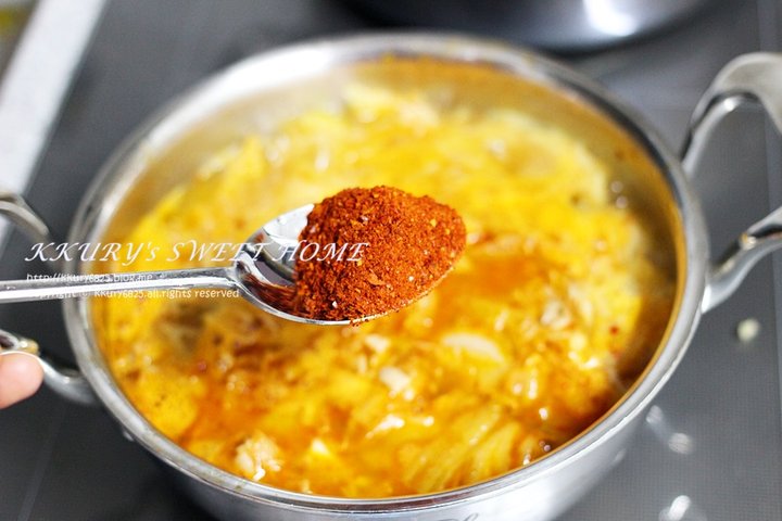 매콤한 참치김치찌개 김치찌개 간단 레시피 4인분 30분 완성 평점 4.7점(26) 레시피 이미지 - 6