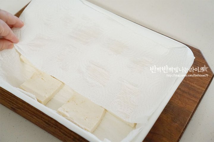 고소하고 짭조름한 두부 간장조림 2인분 30분 완성 평점 4.9점(97) 레시피 이미지 - 3