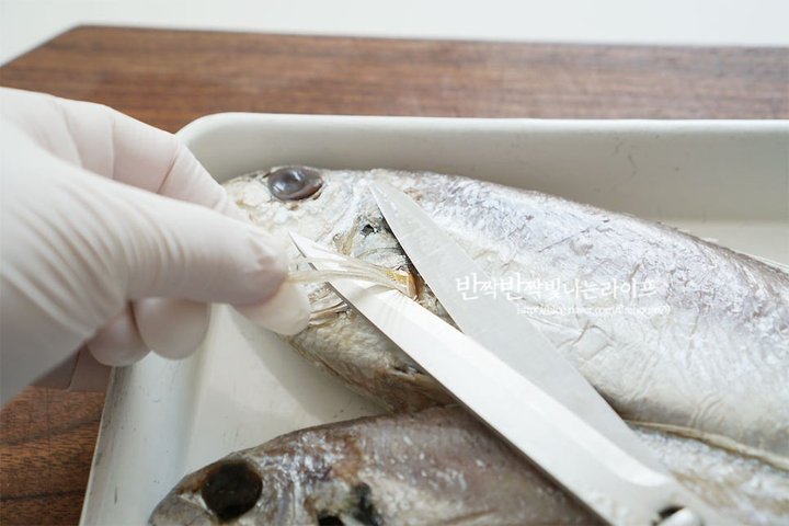 칼칼한 백종원 조기조림 레시피 4인분 35분 완성 평점 4.9점(19) 레시피 이미지 - 3