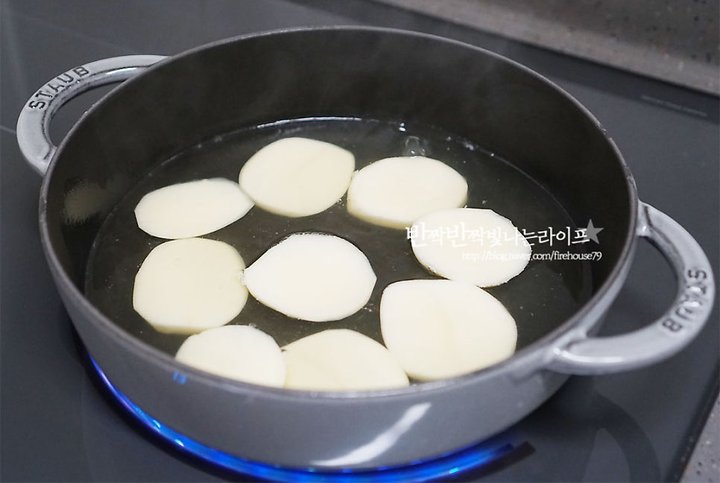 칼칼한 백종원 조기조림 레시피 4인분 35분 완성 평점 4.9점(19) 레시피 이미지 - 5