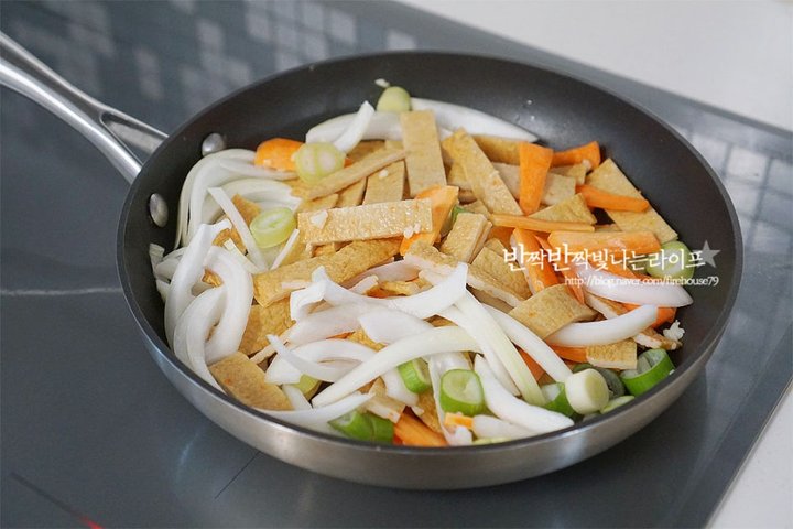 매콤한 백종원 오뎅볶음 어묵볶음 레시피 2인분 15분 완성 평점 4.7점(95) 레시피 이미지 - 4