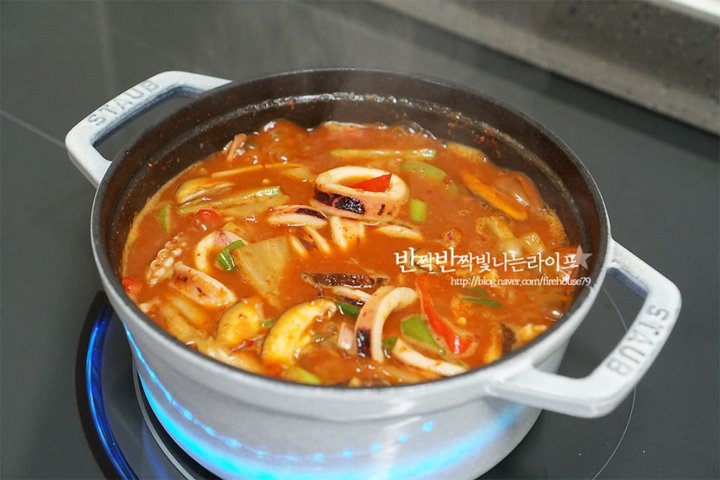 얼큰한 밥도둑 오징어찌개 레시피 2인분 30분 완성 평점 5.0점(61) 레시피 이미지 - 13