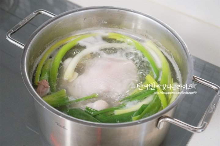 진하고 얼큰한 닭개장 레시피 4인분 1시간 15분 완성 평점 4.8점(33) 레시피 이미지 - 3