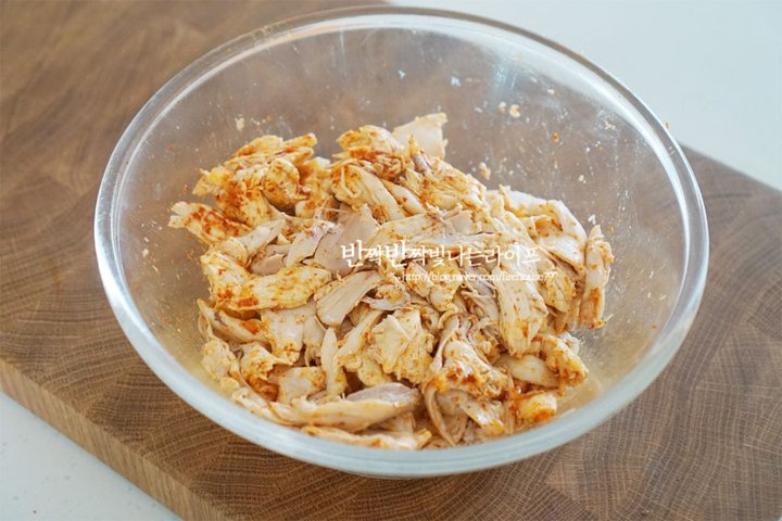 진하고 얼큰한 닭개장 레시피 4인분 1시간 15분 완성 평점 4.8점(33) 레시피 이미지 - 8