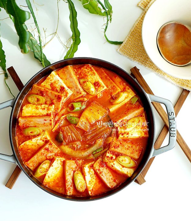 매콤 칼칼한 스팸찌개 레시피 3인분 30분 완성 평점 4.8점(73) 레시피 이미지 - 1