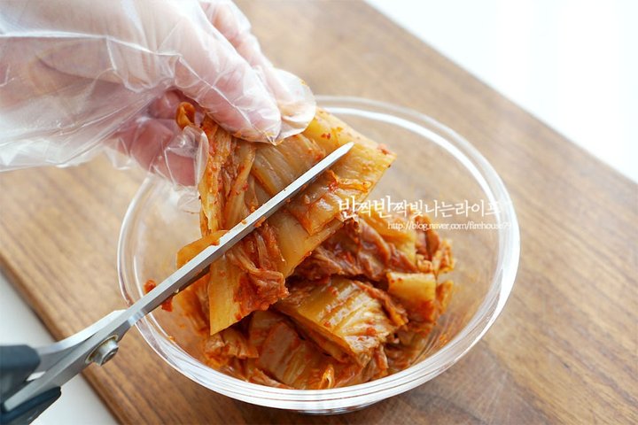 매콤 칼칼한 스팸찌개 레시피 3인분 30분 완성 평점 4.8점(73) 레시피 이미지 - 2