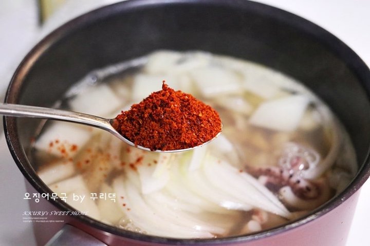 얼큰 깔끔한 오징어무국 오징어국 레시피 2인분 30분 완성 평점 4.7점(55) 레시피 이미지 - 5