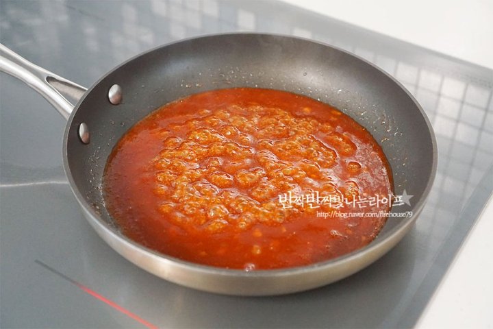 매콤달콤 닭강정 레시피 4인분 35분 완성 평점 4.9점(80) 레시피 이미지 - 8