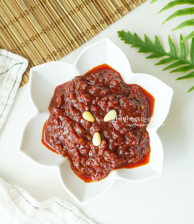 매콤 달콤한 양념인 약고추장 레시피 4인분 30분 완성 평점 4.9점(65) 레시피 이미지 - 1