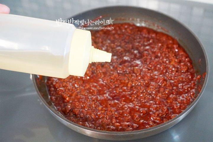 매콤 달콤한 양념인 약고추장 레시피 4인분 30분 완성 평점 4.9점(65) 레시피 이미지 - 9