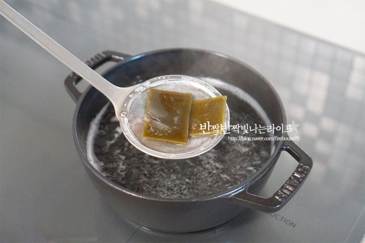따뜻하고 칼칼한 바지락 조개탕 레시피 3인분 40분 완성 평점 4.7점(66) 레시피 이미지 - 4